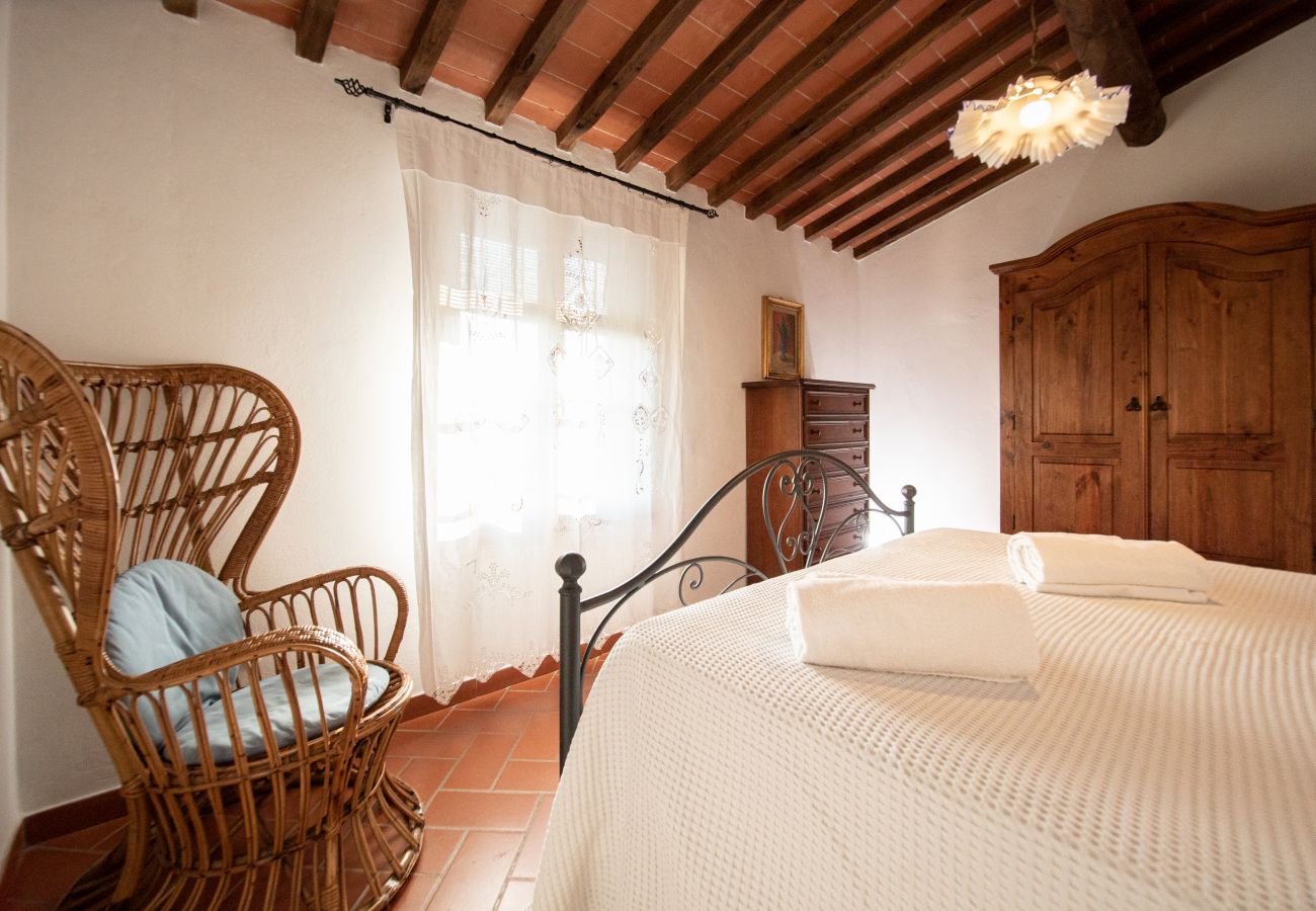 Appartamento a Borgo a Mozzano - Casetta di Butia, Glicine apartment with pool