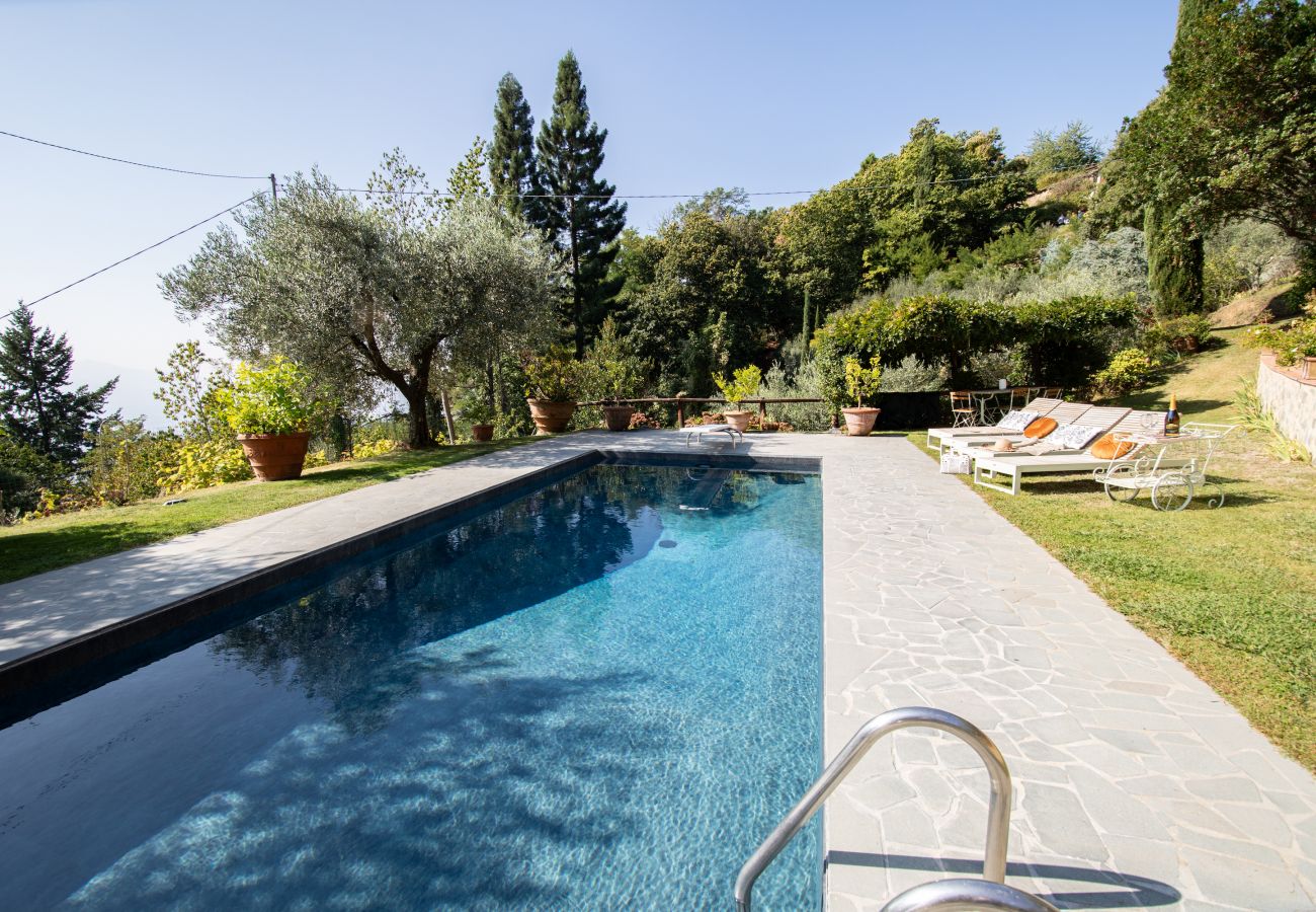 Villa a Capannori - Villa Iris with Swimming Pool