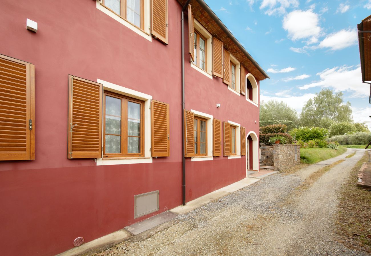 Appartamento a Porcari - Colle Apartment with Swimming Pool