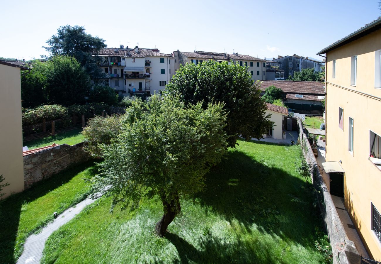 Appartamento a Lucca - Vue Sur Jardin in Center Town