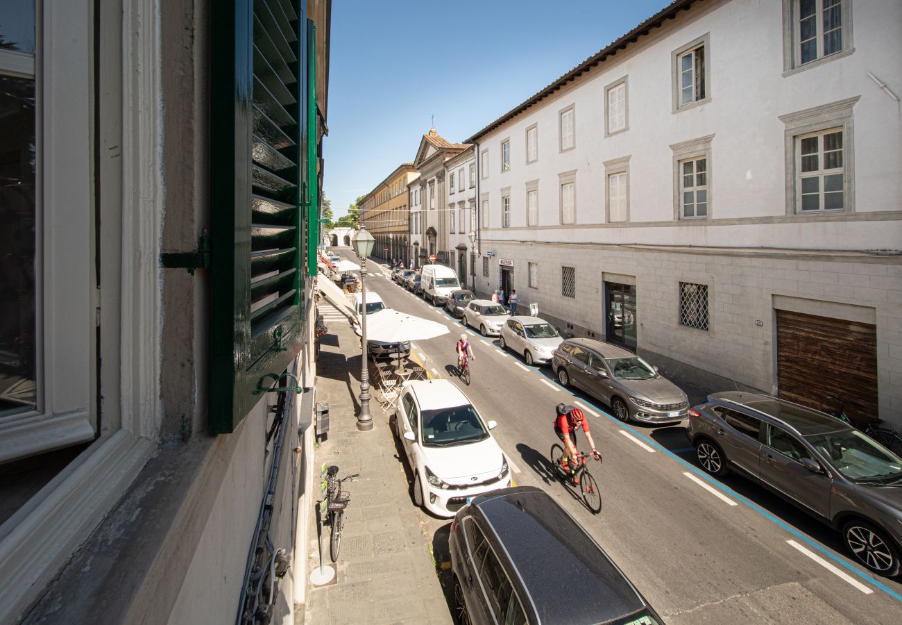 Ferienwohnung in Lucca - Bottini Apartment in Center Town with Garden