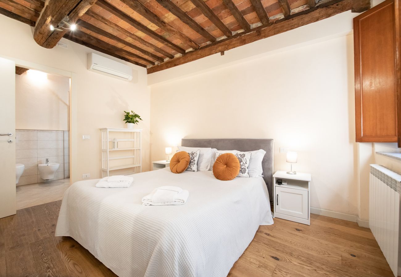 Ferienwohnung in Lucca - Elisabeth Luxury Flat In Center Town