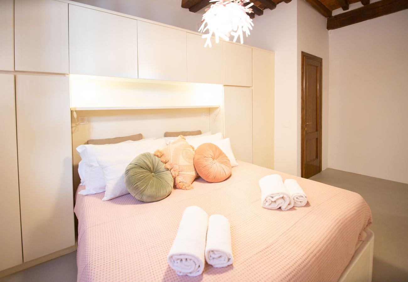 Ferienwohnung in Lucca - La Corticella Luxury Apartment with Terrace