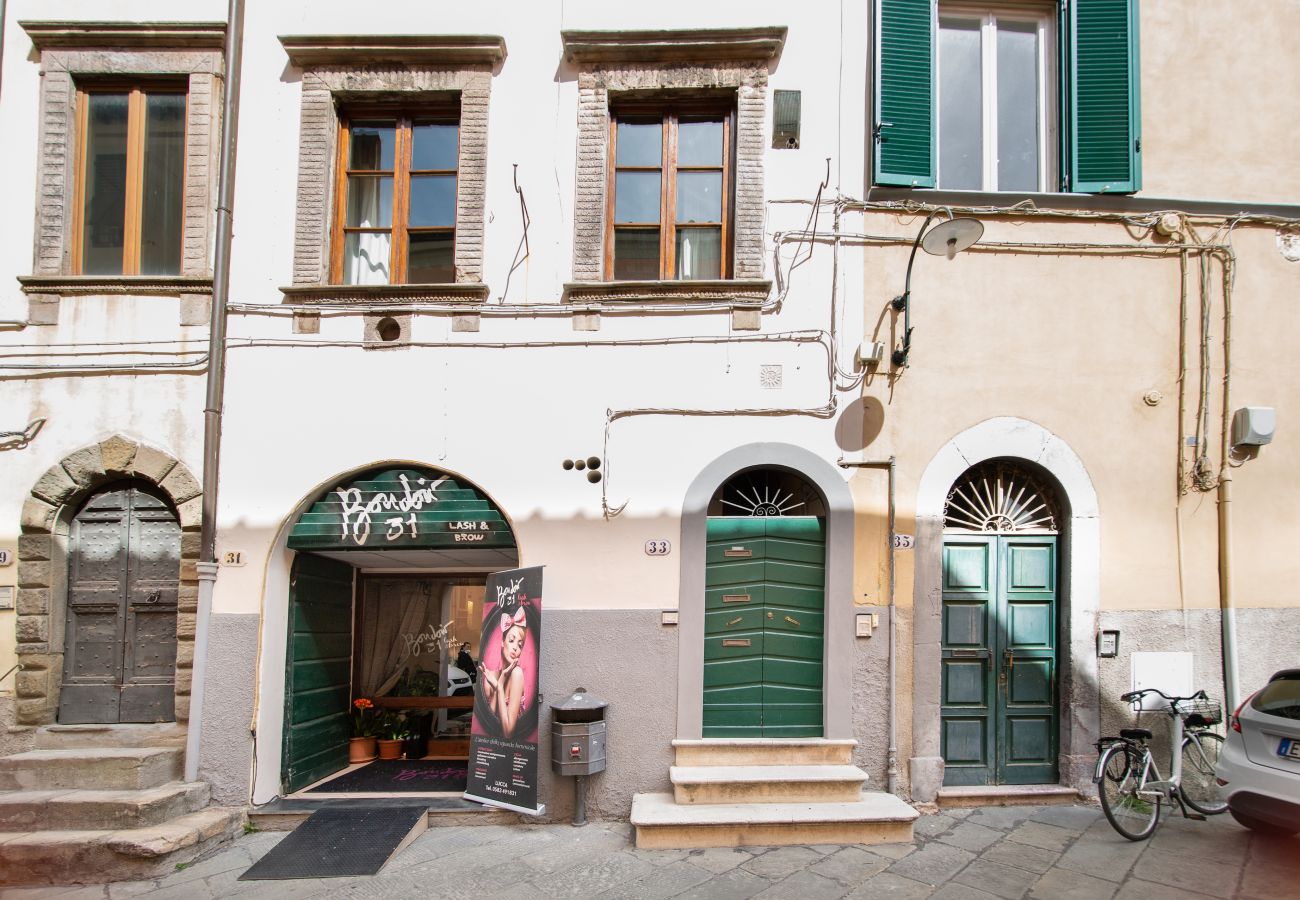 Ferienwohnung in Lucca - La Corticella Luxury Apartment with Terrace