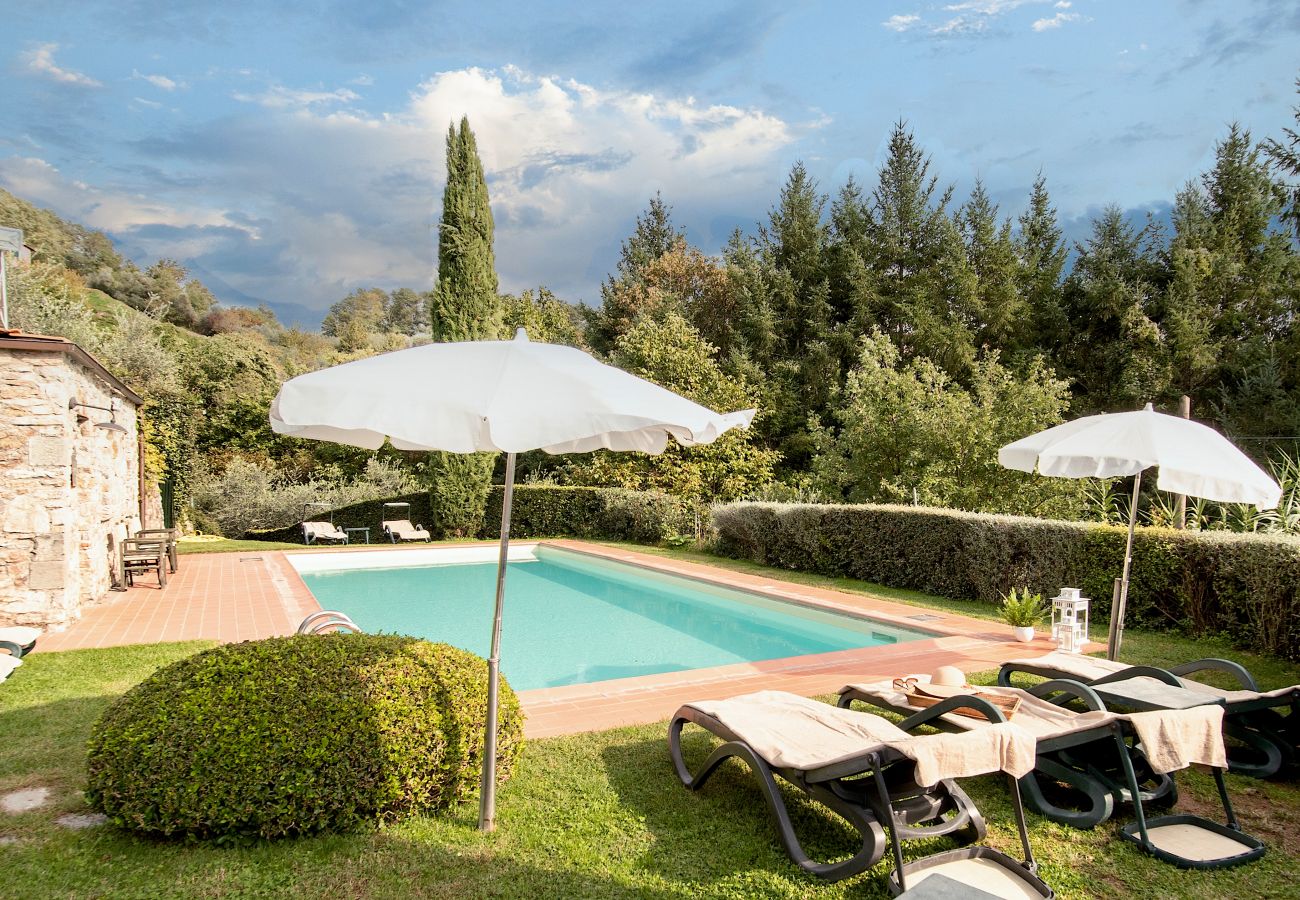 Ferienwohnung in Borgo a Mozzano - Casetta di Butia, Iris apartment with  pool