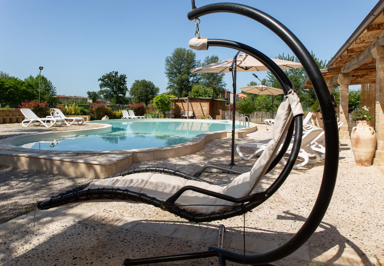 Ferienwohnung in Capannori - Giulia Apartment with Swimming Pool