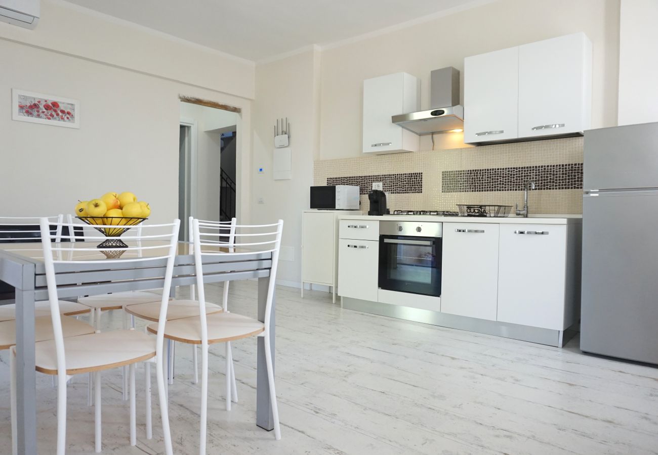 Ferienwohnung in Capannori - Giulia Apartment with Swimming Pool