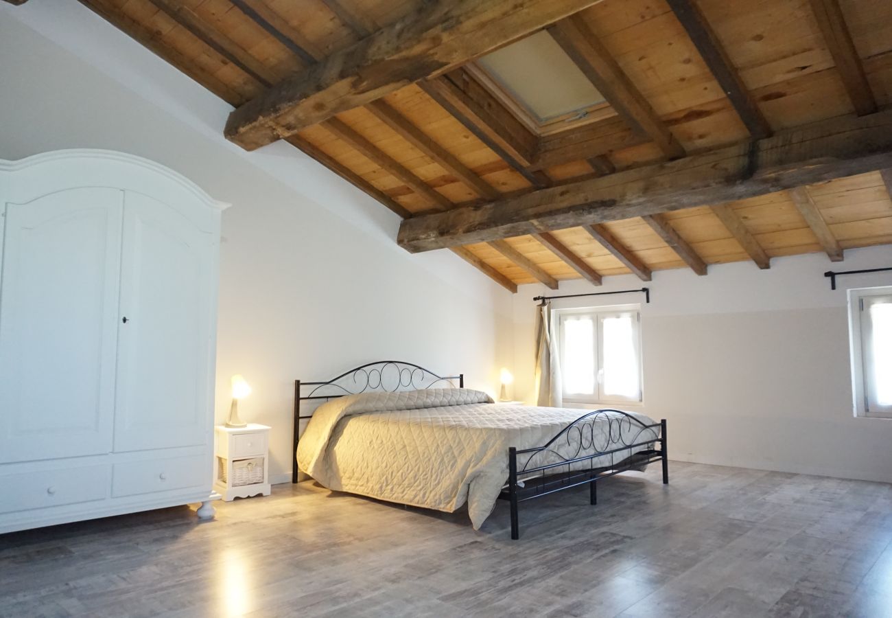 Ferienwohnung in Capannori - Giulia Apartment with Swimming Pool