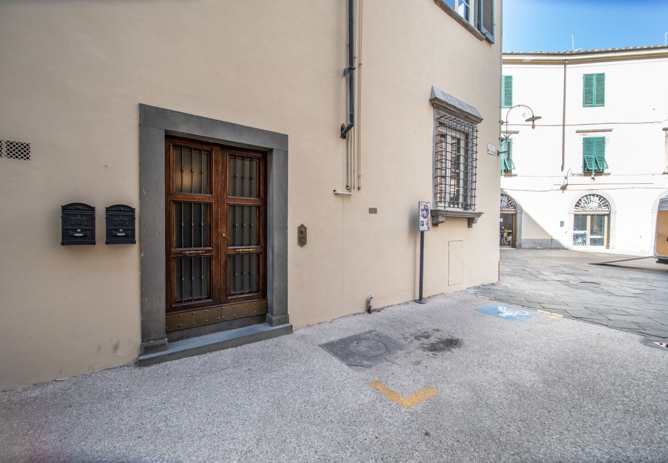 Ferienwohnung in Lucca - Residenza al Pavone Luxury with Terrace