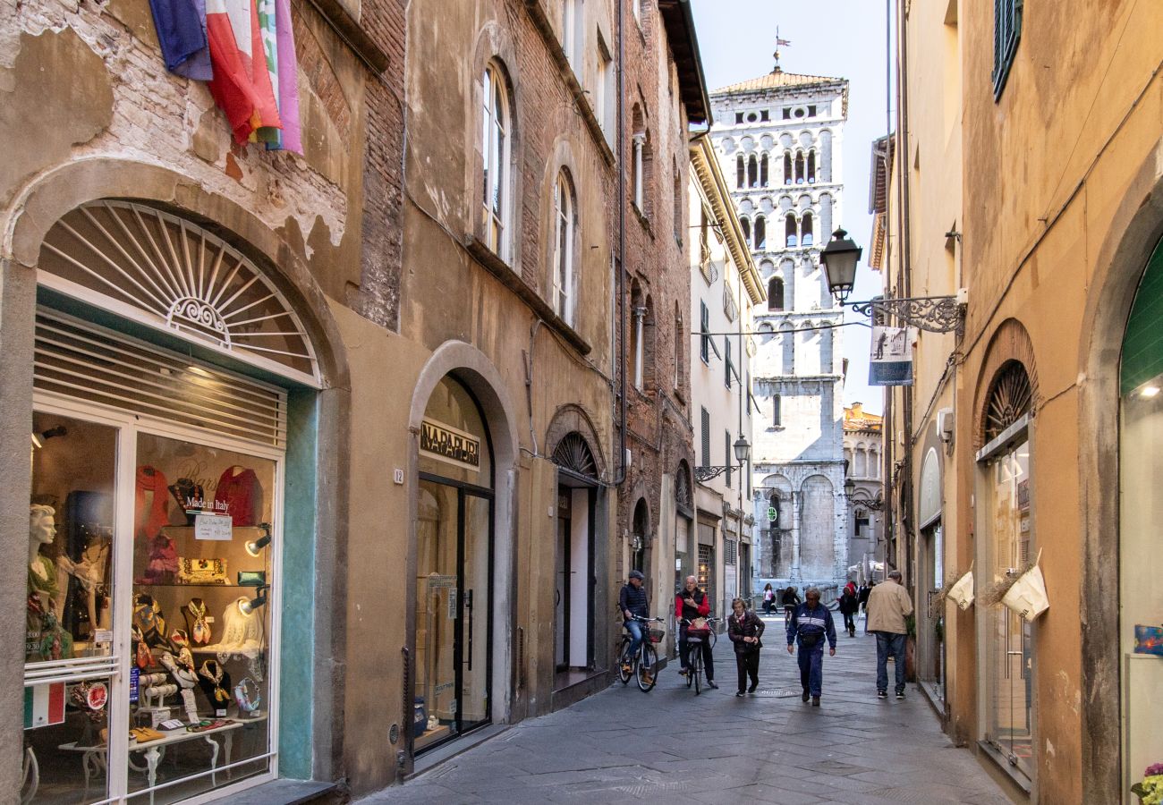 Ferienwohnung in Lucca - Venus Luxury Apartment in Center Town