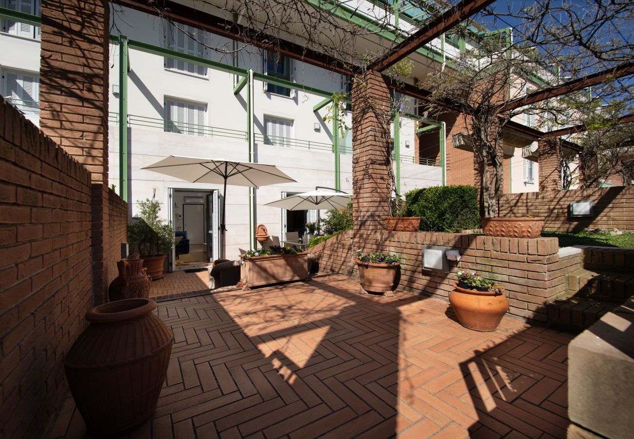 Ferienwohnung in Lucca - Garden Terrace Luxury Flat in Center Town