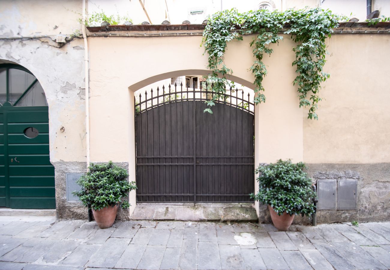 Ferienwohnung in Lucca - Casa Clara Luxury with Terrace