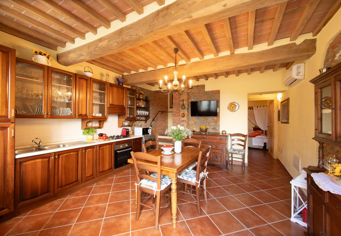 Ferienwohnung in Porcari - Colle Apartment with Swimming Pool