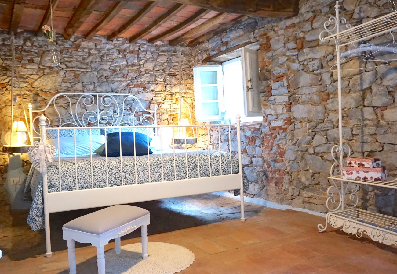 Rent by room in Chiatri - Camera La Piccionaia with Swimming Pool