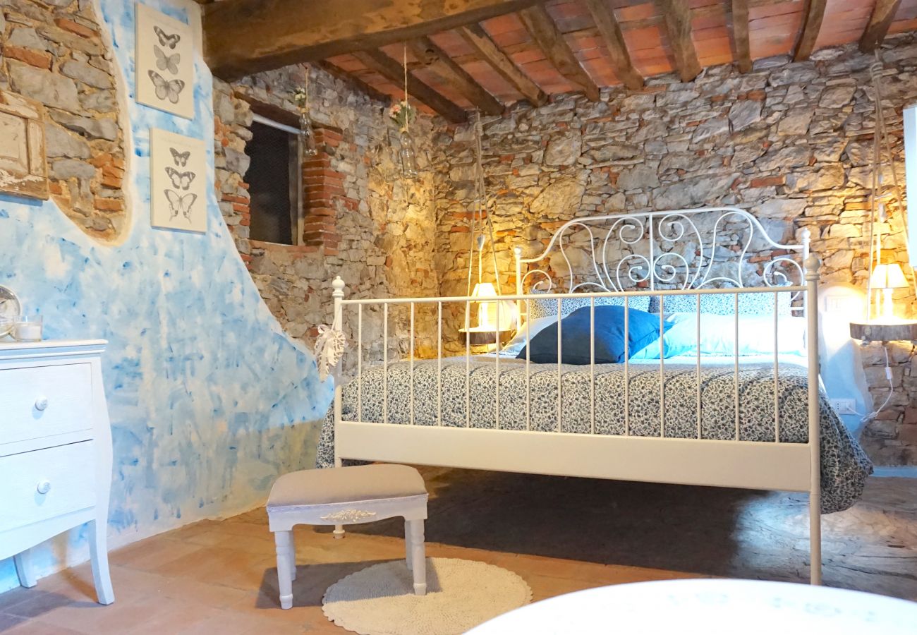 Rent by room in Chiatri - Camera La Piccionaia with Swimming Pool