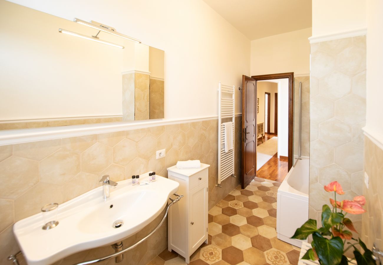 Apartment in Lucca - Villa Barsotti Luxury Apartment Close Center Town