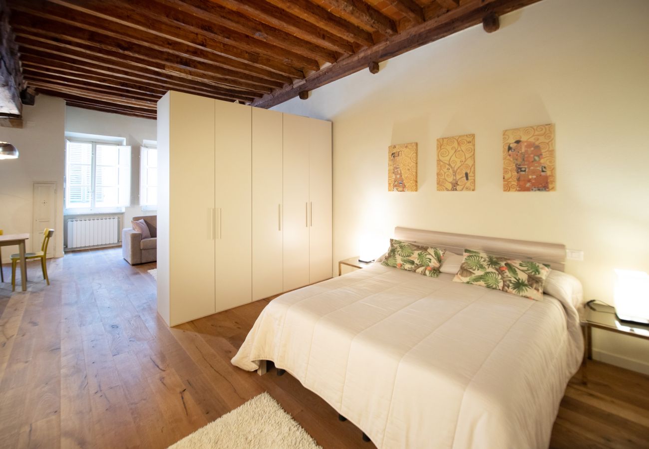 Apartment in Lucca - Dante´s Home Cozy in Center Town