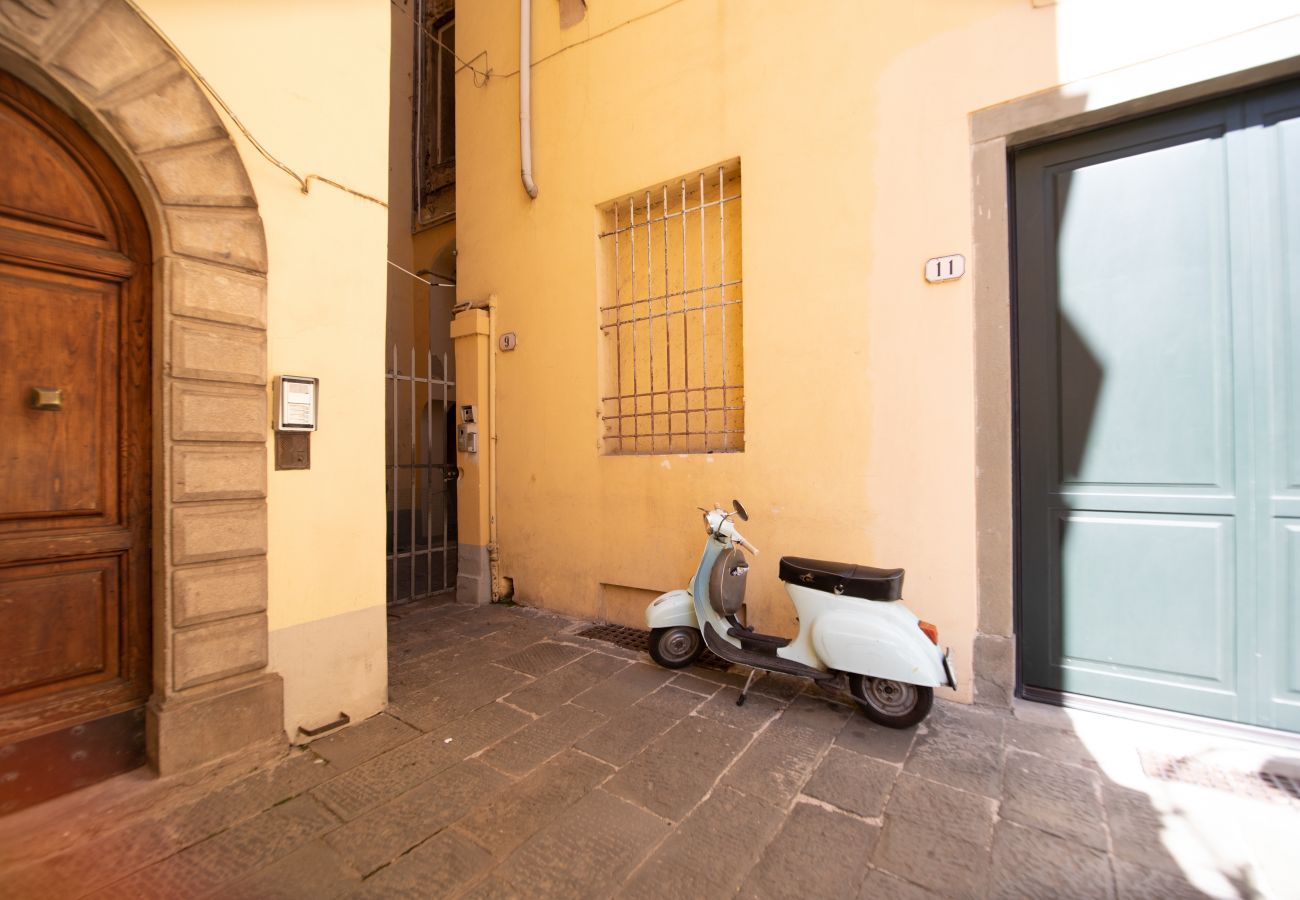 Apartment in Lucca - Dante´s Home Cozy in Center Town