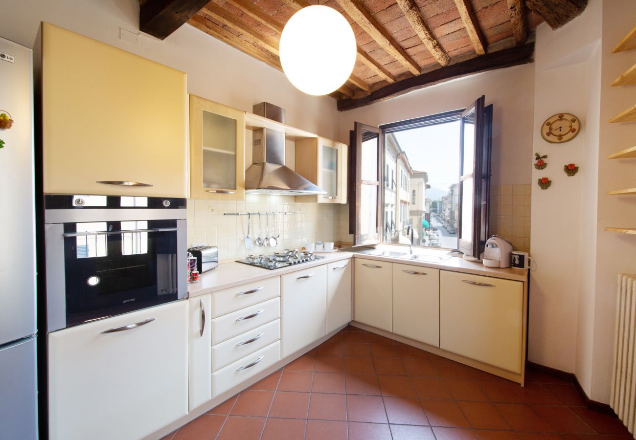 Apartment in Lucca - Serena Apartment Cosy Close Center Town