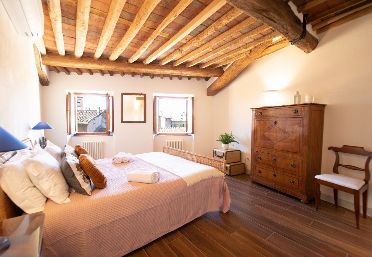 Apartment in Lucca - Casa Colette Cosy in Center Town