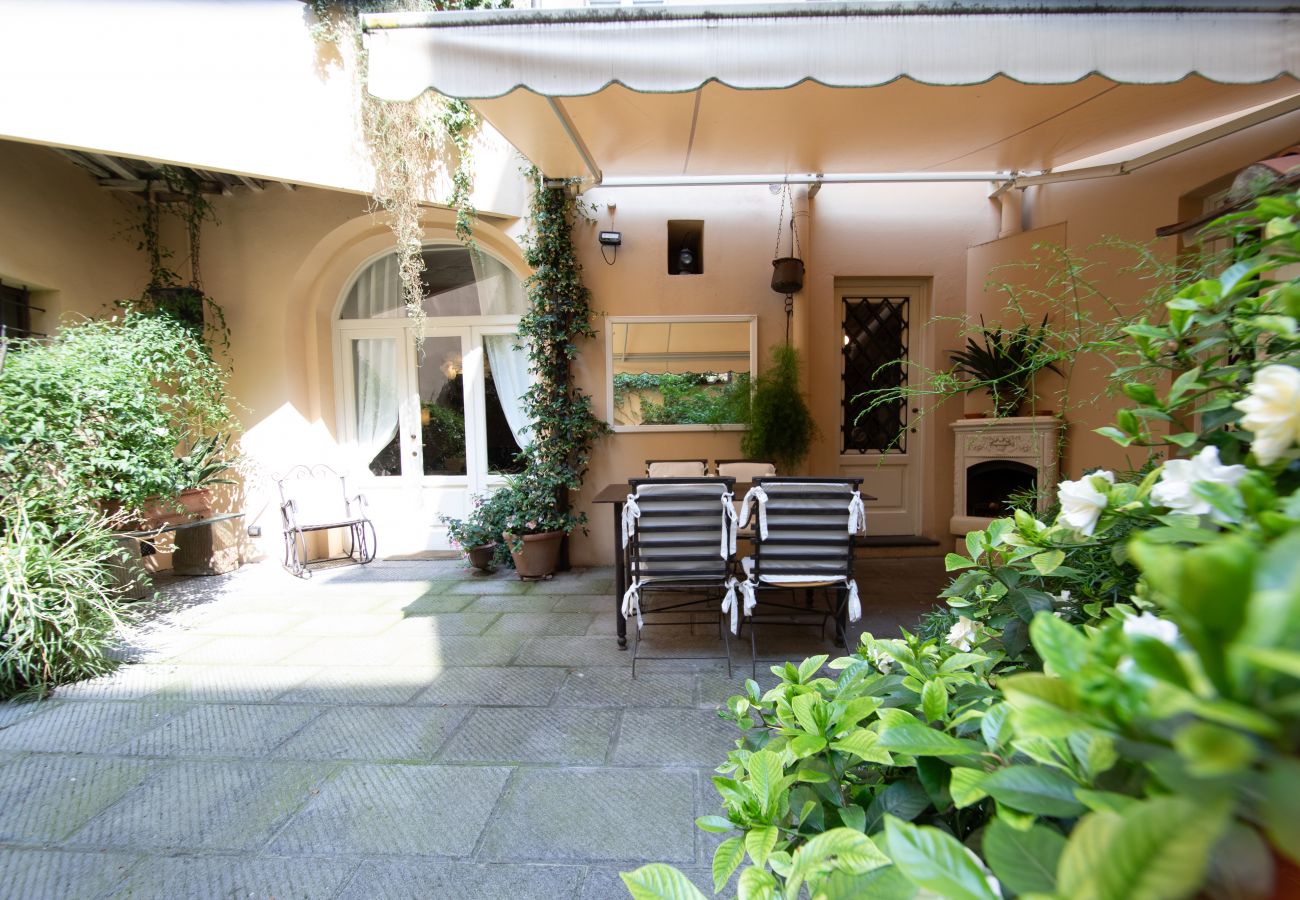 Apartment in Lucca - Casa Clara Luxury with Terrace