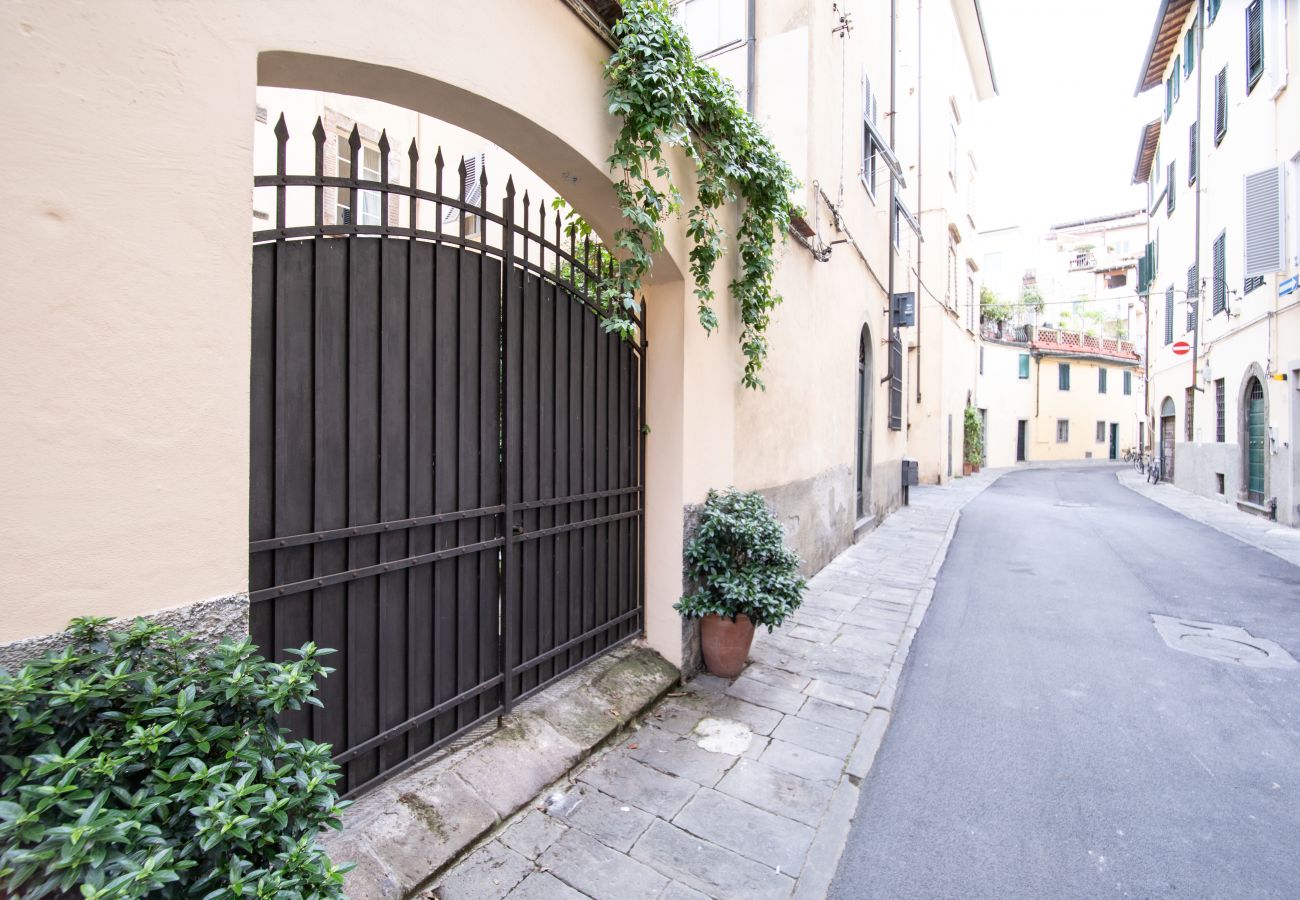 Apartment in Lucca - Casa Clara Luxury with Terrace