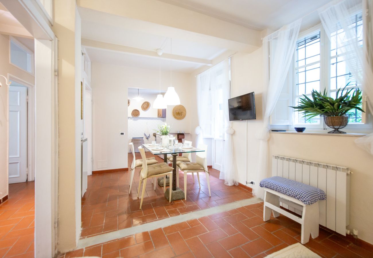 Apartment in Lucca - Casa Claudette in center town with terrace