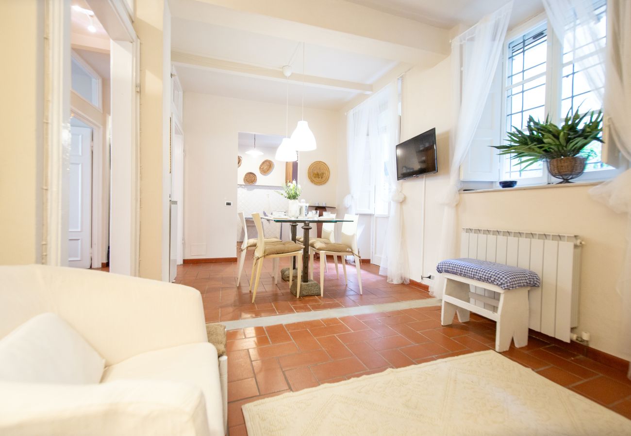 Apartment in Lucca - Casa Claudette in center town with terrace