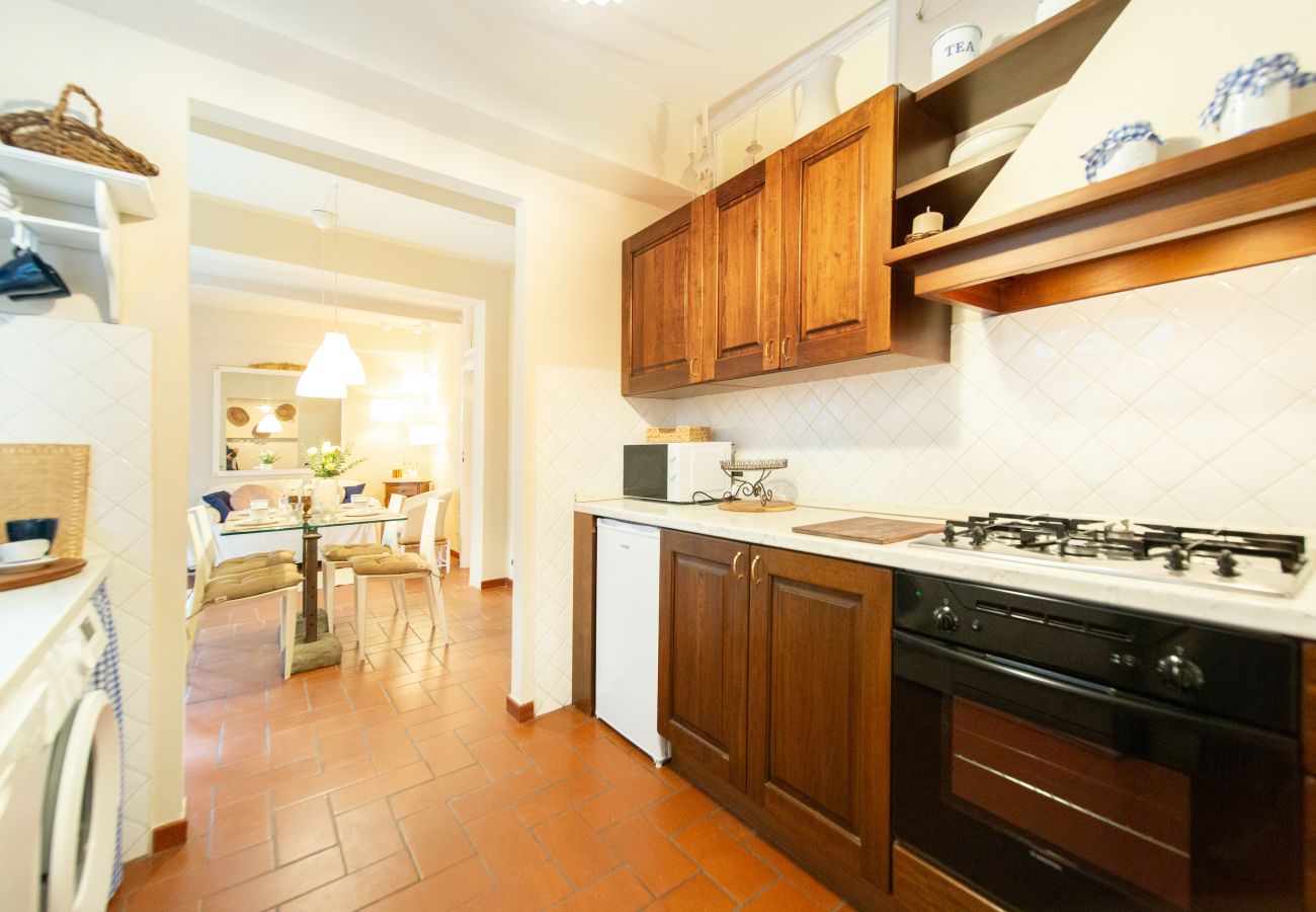 Apartment in Lucca - Casa Claudette in center town with terrace