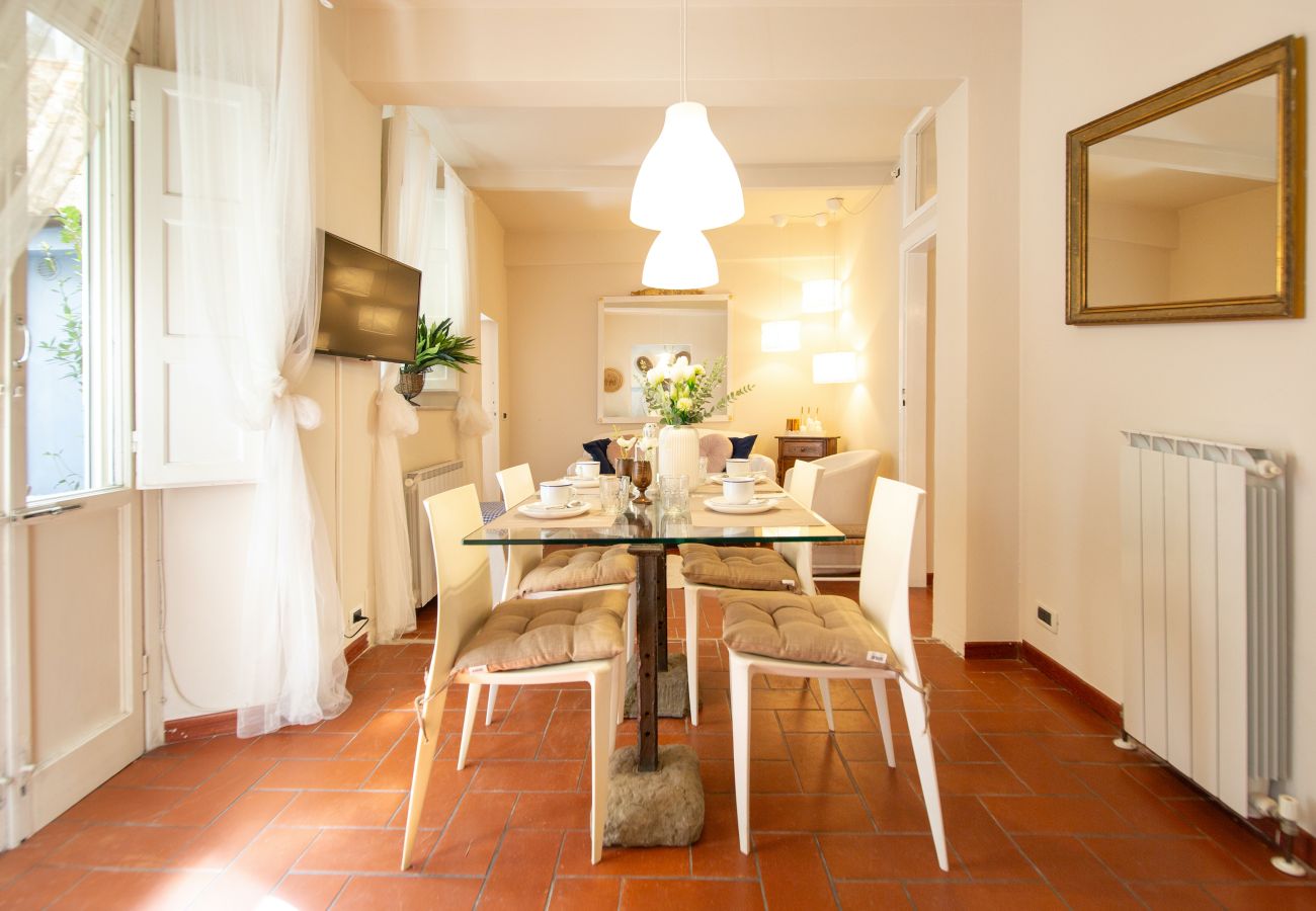 Apartment in Lucca - Casa Claudette in center town with terrace