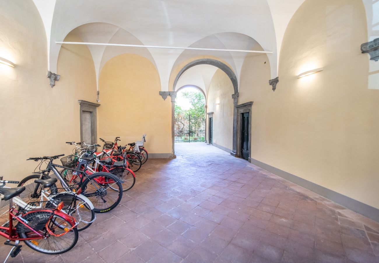 Apartment in Lucca - Sant'Agostino Luxury Apartment with Terrace