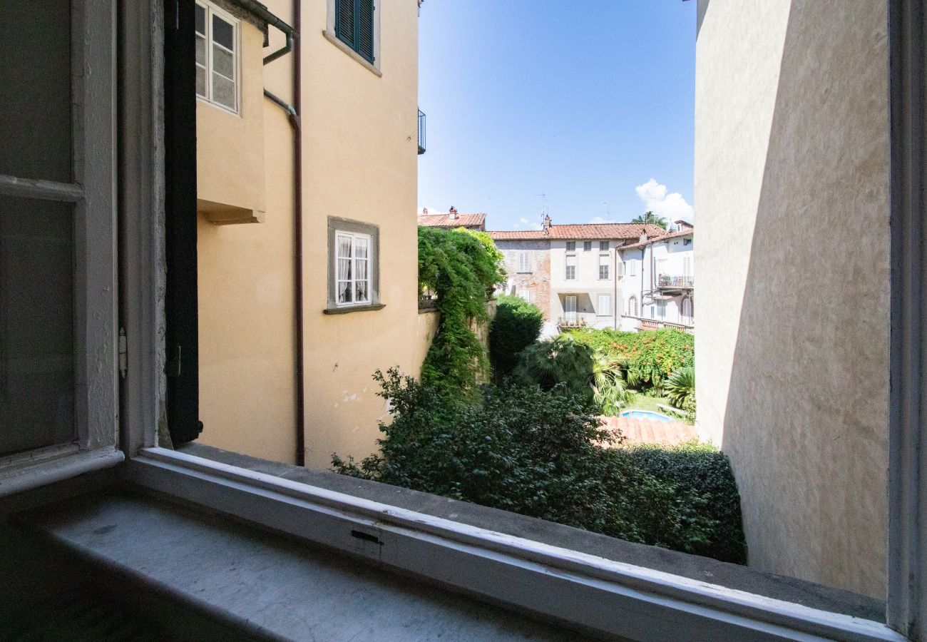 Apartment in Lucca - Sant'Agostino Luxury Apartment with Terrace