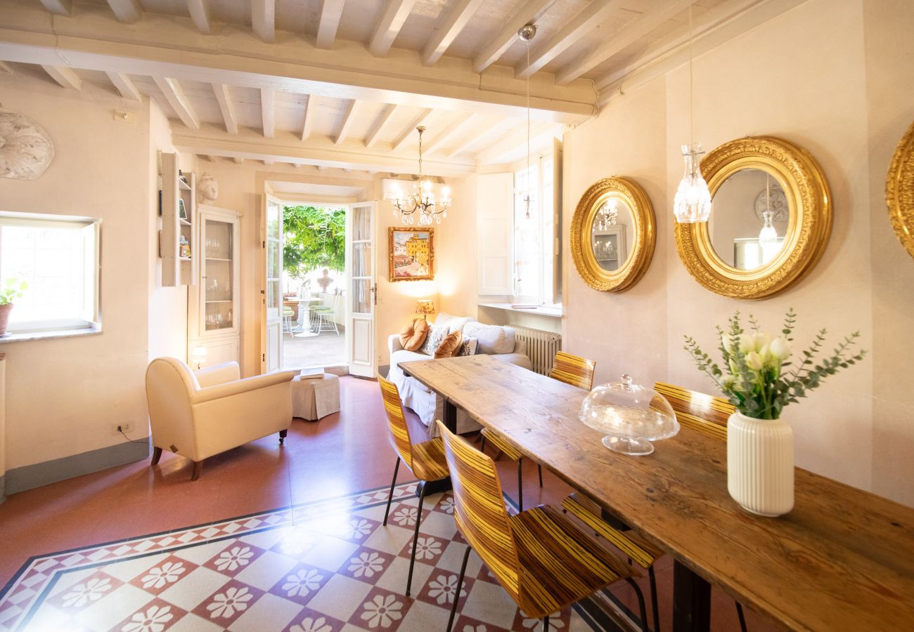 Apartment in Lucca - Sant'Agostino Luxury Apartment with Terrace