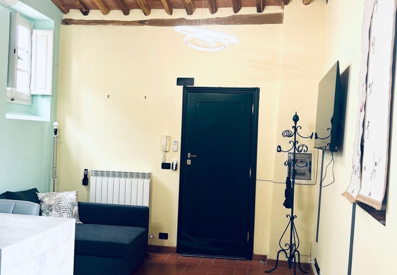 Apartment in Lucca - La Casa di Riccardo Cosy in Center Town