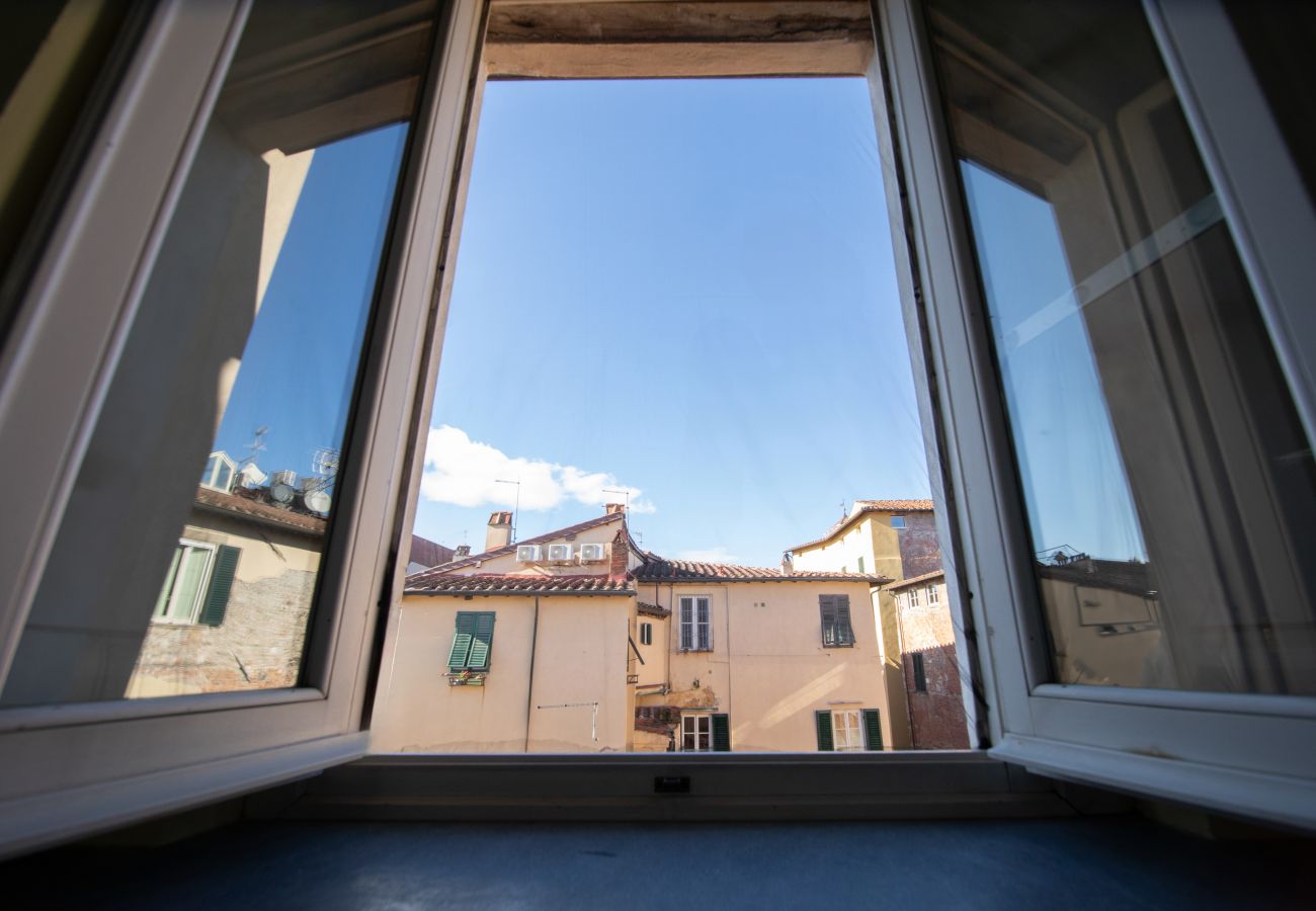 Apartment in Lucca - La Casa di Riccardo Cosy in Center Town