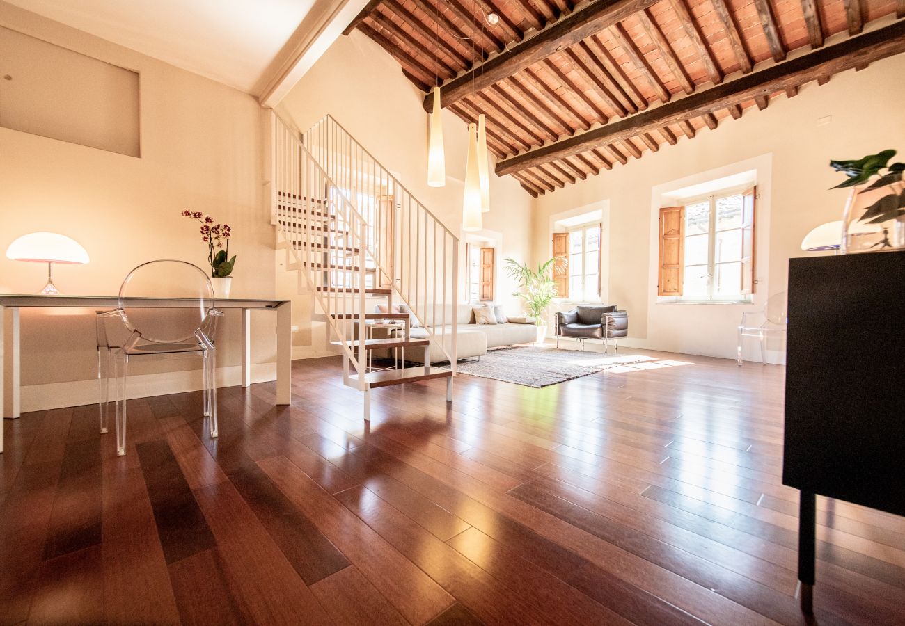 Apartamento en Lucca - Casa della Luce Luxury in Center Town