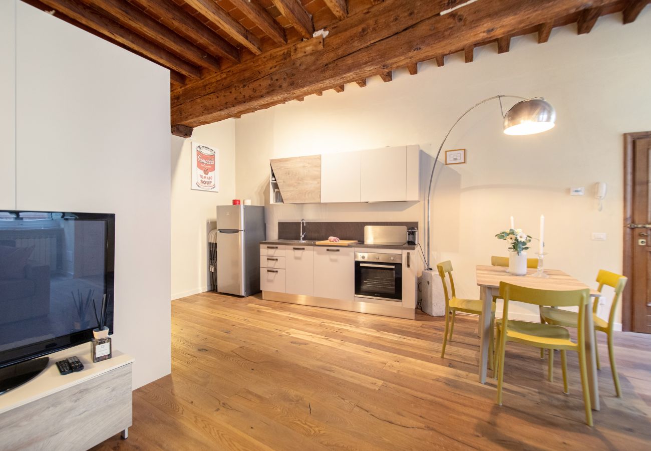 Apartamento en Lucca - Dante´s Home Cozy in Center Town