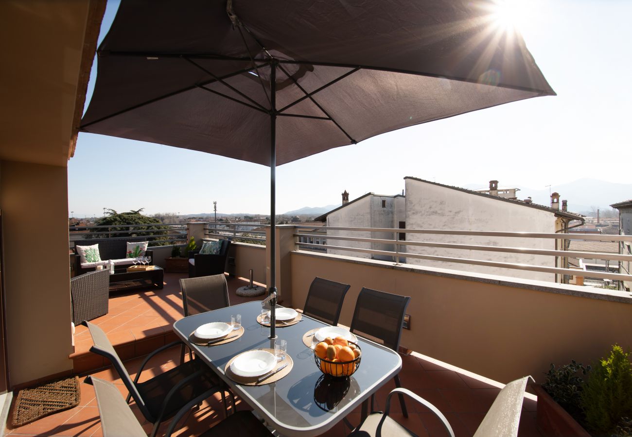 Apartamento en Lucca - Rooftop Delight with Terrace