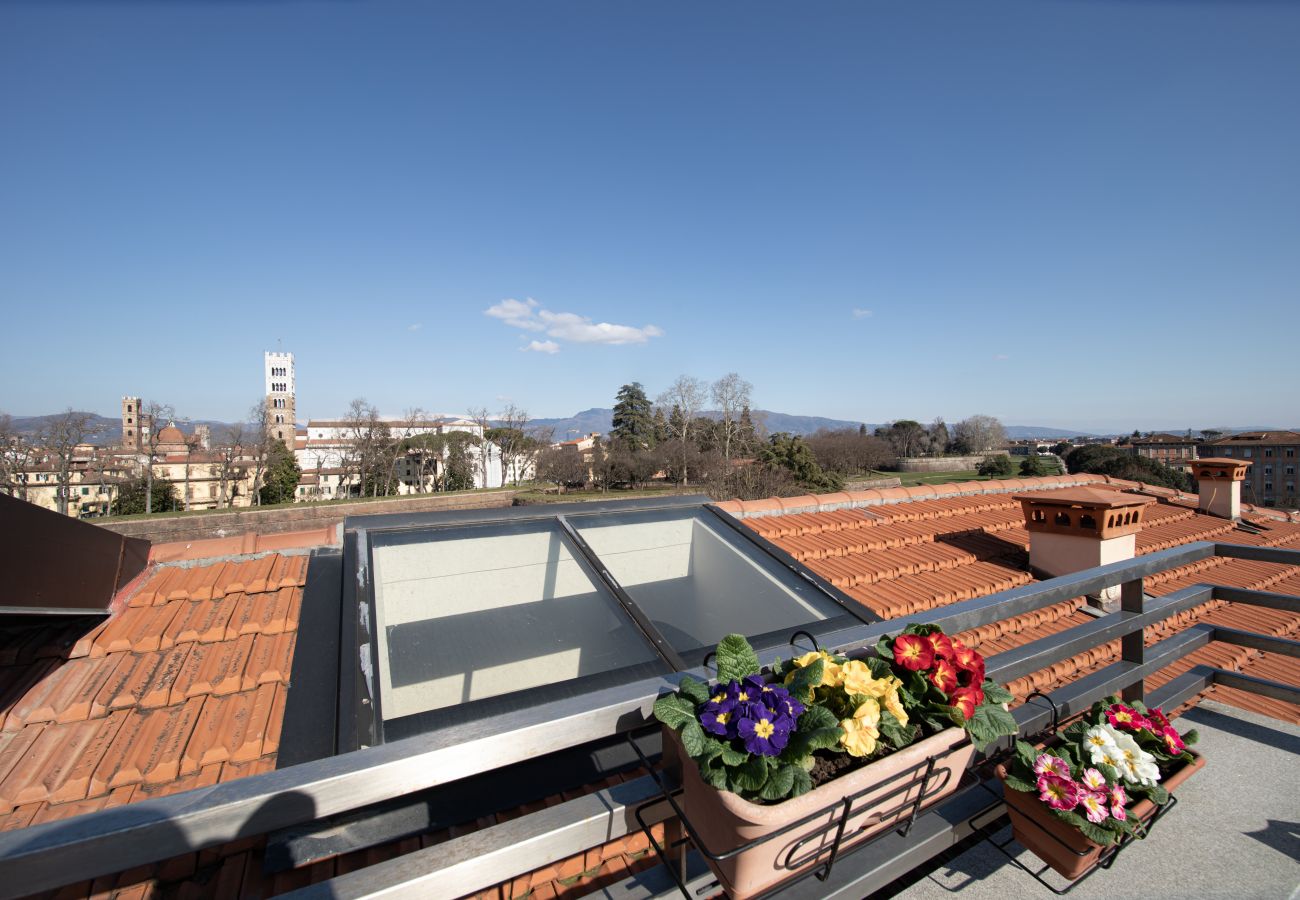 Apartamento en Lucca - Rooftop Delight with Terrace