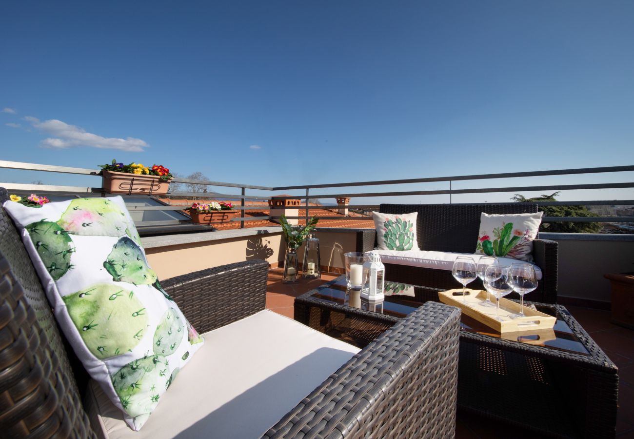 Apartamento en Lucca - Rooftop Delight with Terrace