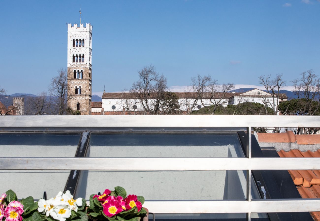 Apartamento en Lucca - Rooftop Delight with Terrace