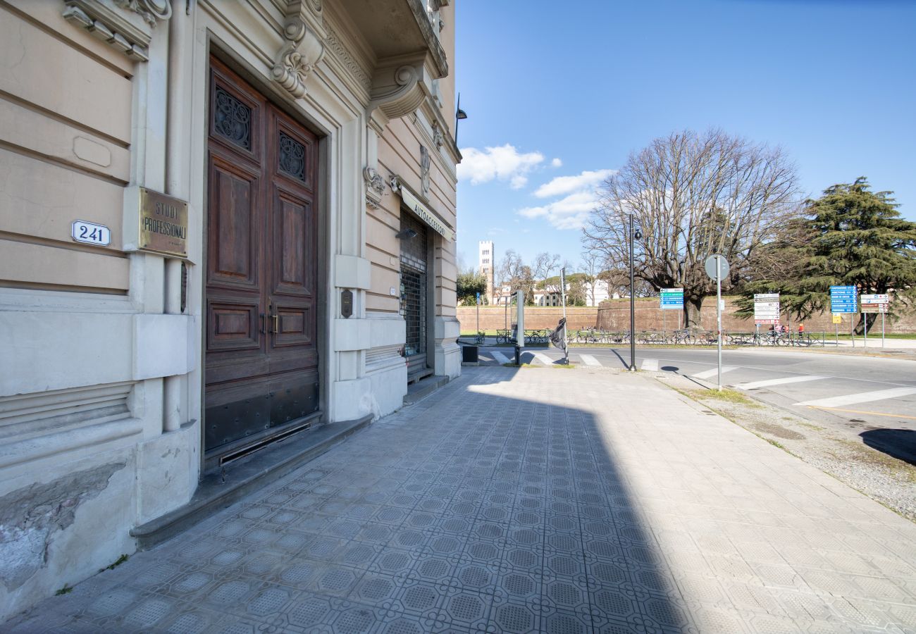 Apartamento en Lucca - Rooftop Delight with Terrace