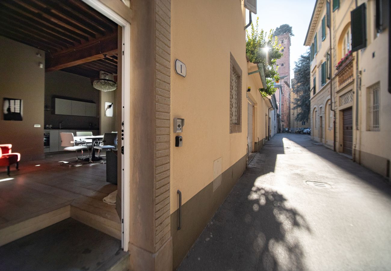 Apartamento en Lucca - The Tower Apartment in Center Town