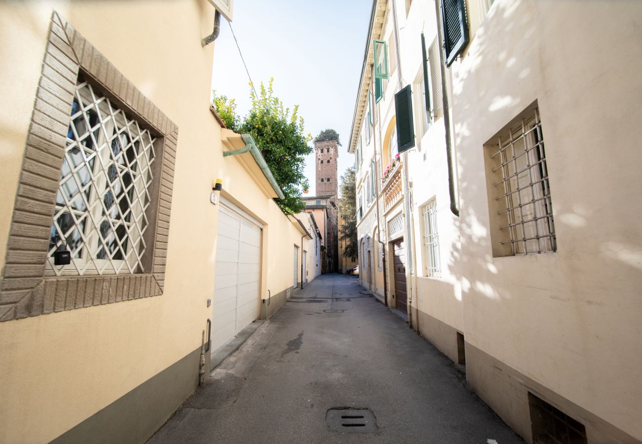 Apartamento en Lucca - The Tower Apartment in Center Town