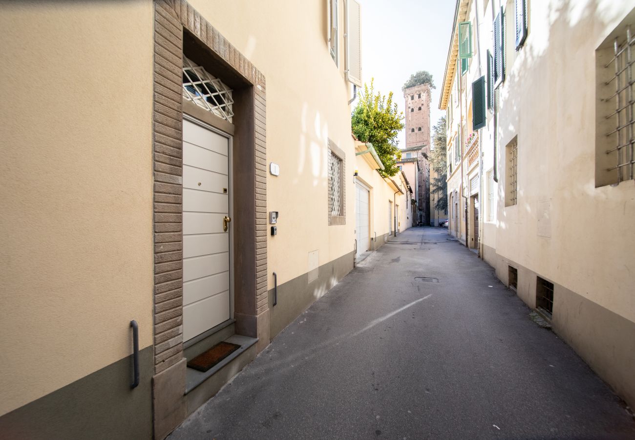 Apartamento en Lucca - The Tower Apartment in Center Town