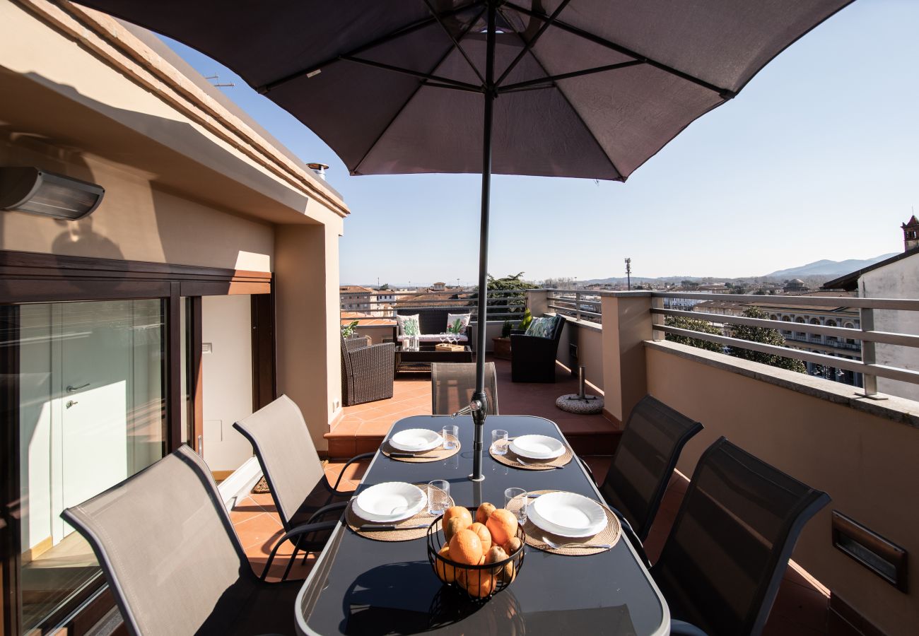 Appartement à Lucques - Rooftop Delight with Terrace