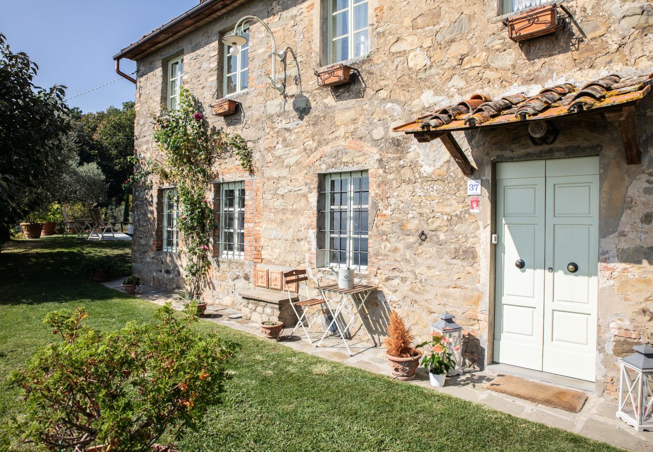 Villa à Capannori - Villa Iris with Swimming Pool