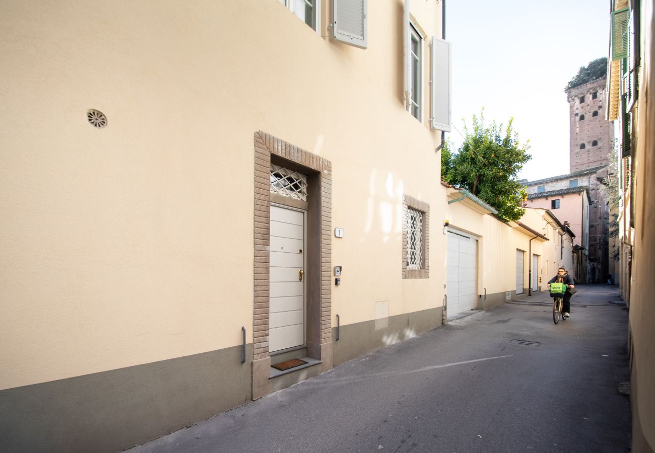 Appartement à Lucques - The Tower Apartment in Center Town